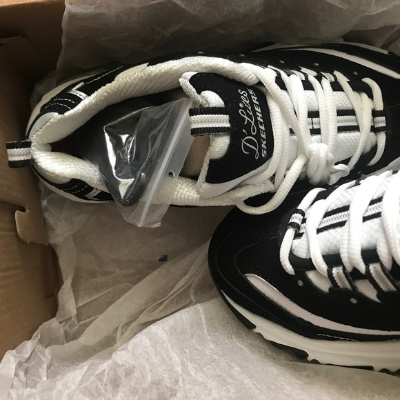 D'Lites Biggest Fan Sneaker-Women - Picture 9 of 9